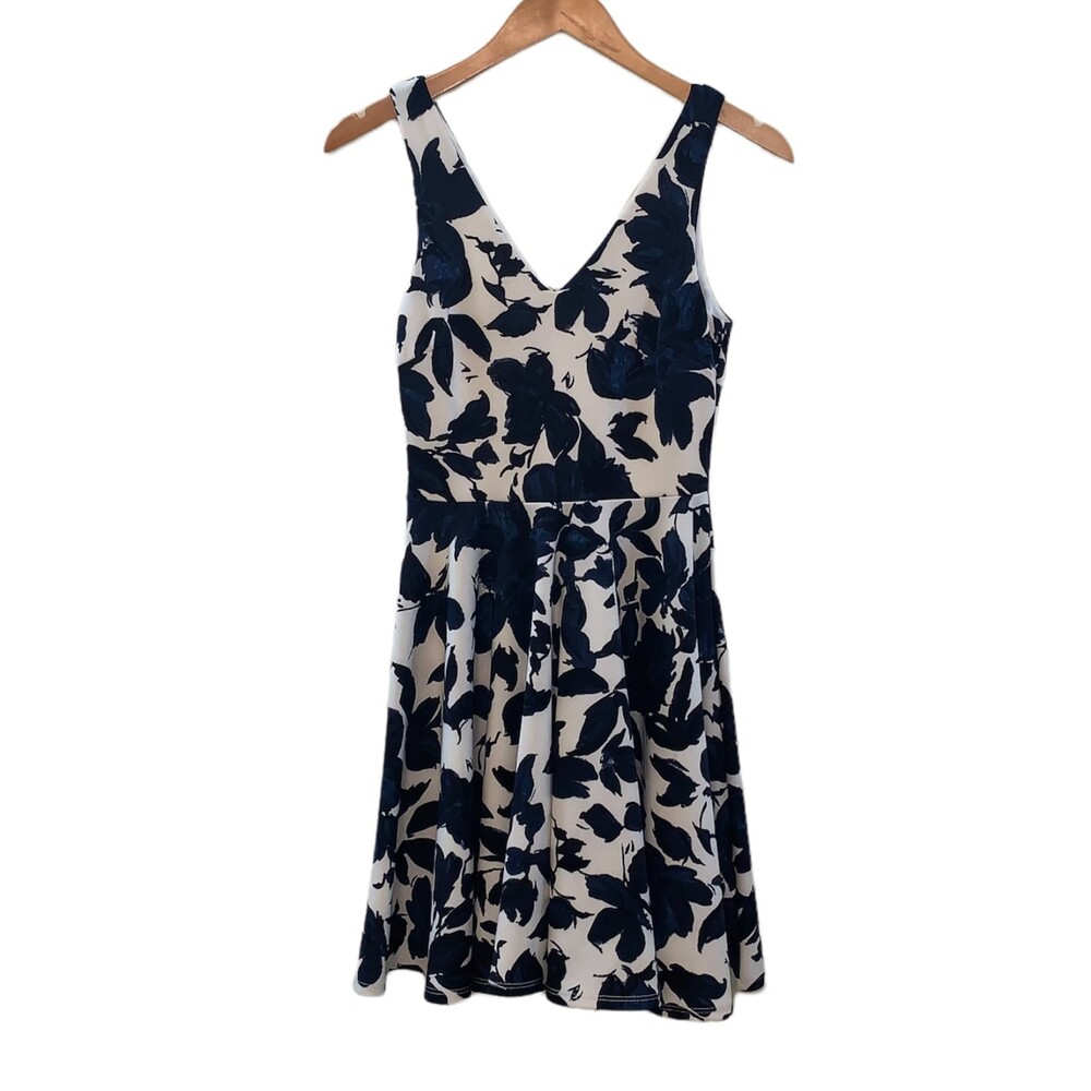 Soprano Floral Fit and Flare Dress Navy Blue White Size Small